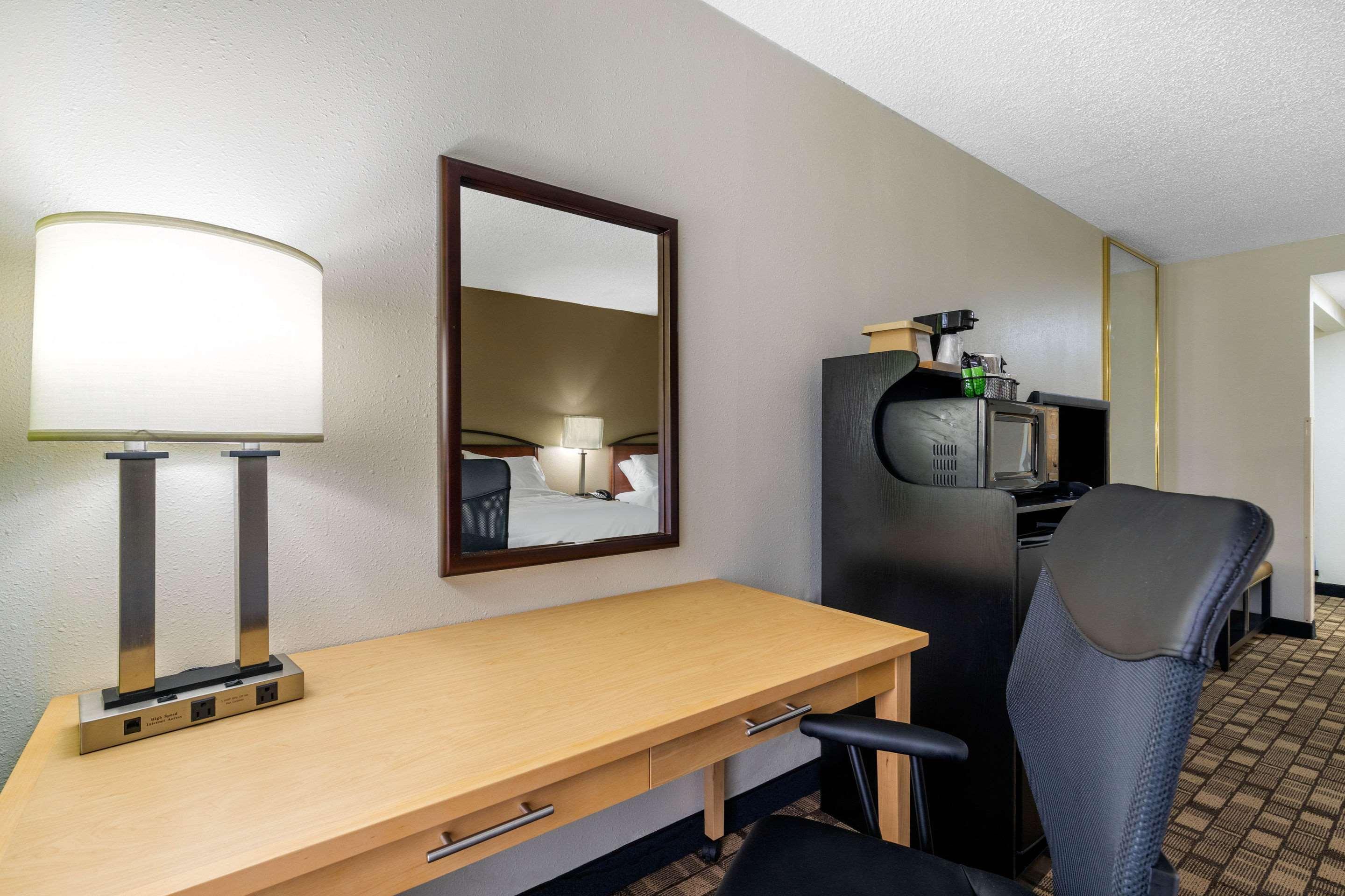 Quality Inn Tyler - Lindale Exteriör bild